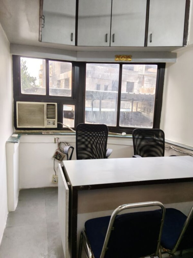 Team Area, navrang-arcade Commercial Office Space 250 Sq.Ft. In Naupada Thane 10110814