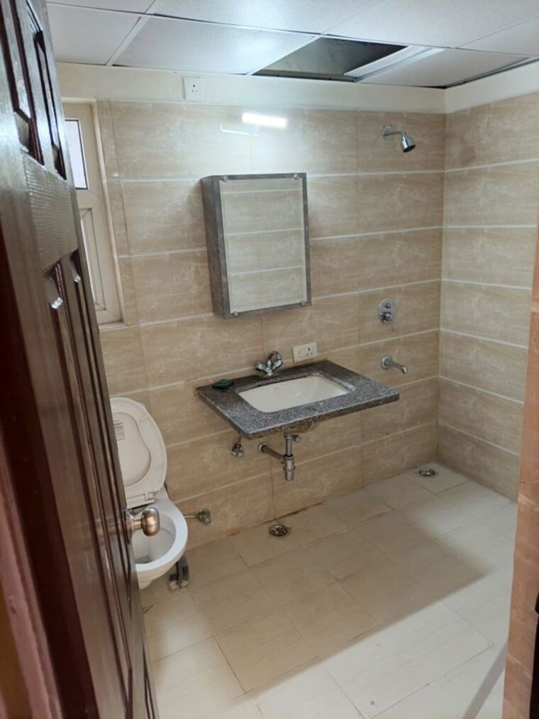 Attached Bathroom, omaxe-heights 3 Bedroom 954 Sq.Ft. Apartment In Sector 86 Faridabad 10110817