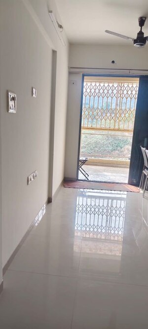 2 BHK Apartment For Rent in Kalpataru Immensa, Kolshet Road