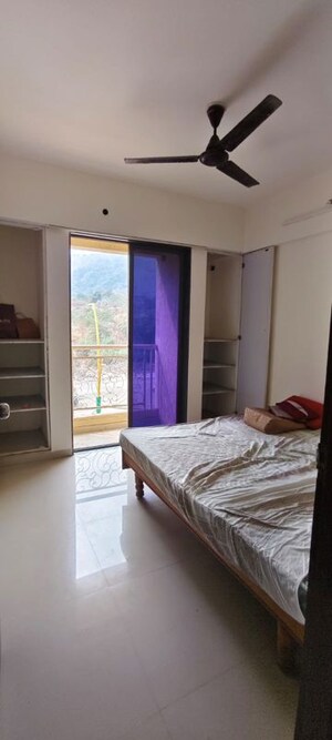 Bedroom in 2 BHK Apartment at Kalpataru Immensa, Kolshet Road – for Rent