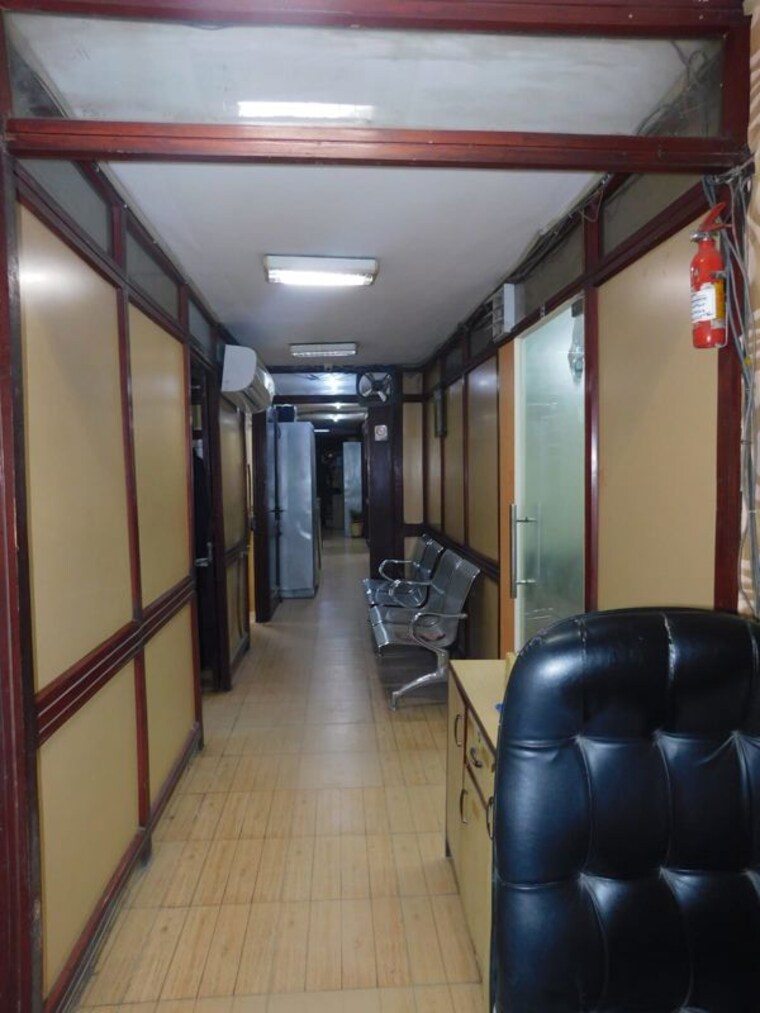 Team Area, rajinder nagar Commercial Office Space 2400 Sq.Ft. In Rajinder Nagar Delhi 10110834