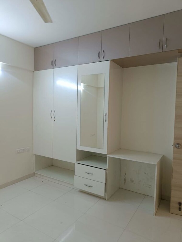 Bathroom, ds-max-skycity 3 Bedroom 1900 Sq.Ft. Apartment In Thanisandra Bangalore 10110836