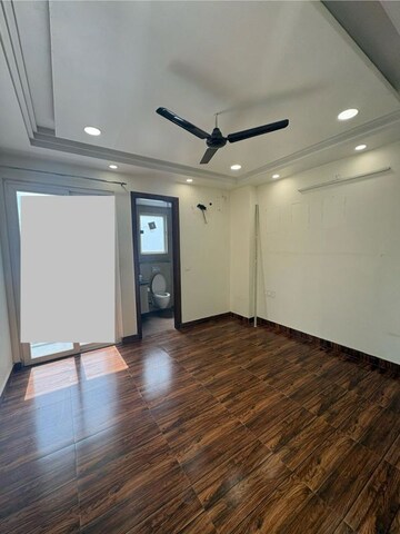 Room in 3 BHK Apartment at Sector 57 – for Rent