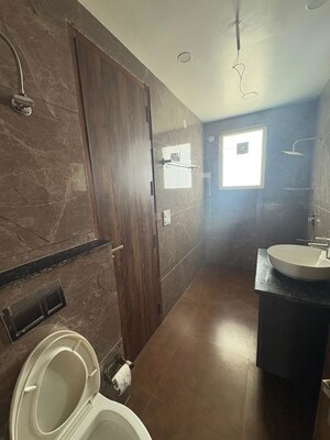 Bathroom in 3 BHK Apartment at Sector 57 – for Rent