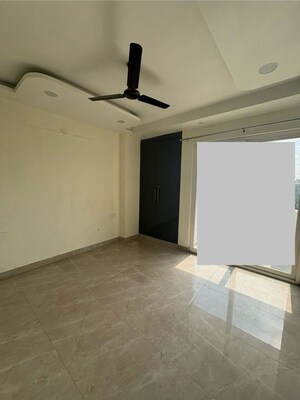 Room in 3 BHK Apartment at Sector 57 – for Rent
