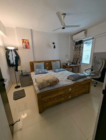 Bedroom in 3 BHK Apartment at Morabadi – for Rent