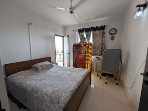 Bedroom in 3 BHK Apartment at Morabadi – for Rent