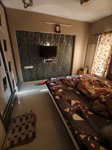 Bedroom in 2 BHK Apartment at Unique Greens Ghodbunder Road, Ghodbunder Road – for Rent