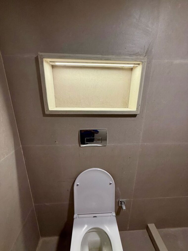 Bathroom, sector 13 dwarka 3 Bedroom 1500 Sq.Ft. Apartment In Sector 13 Dwarka Delhi 10110856