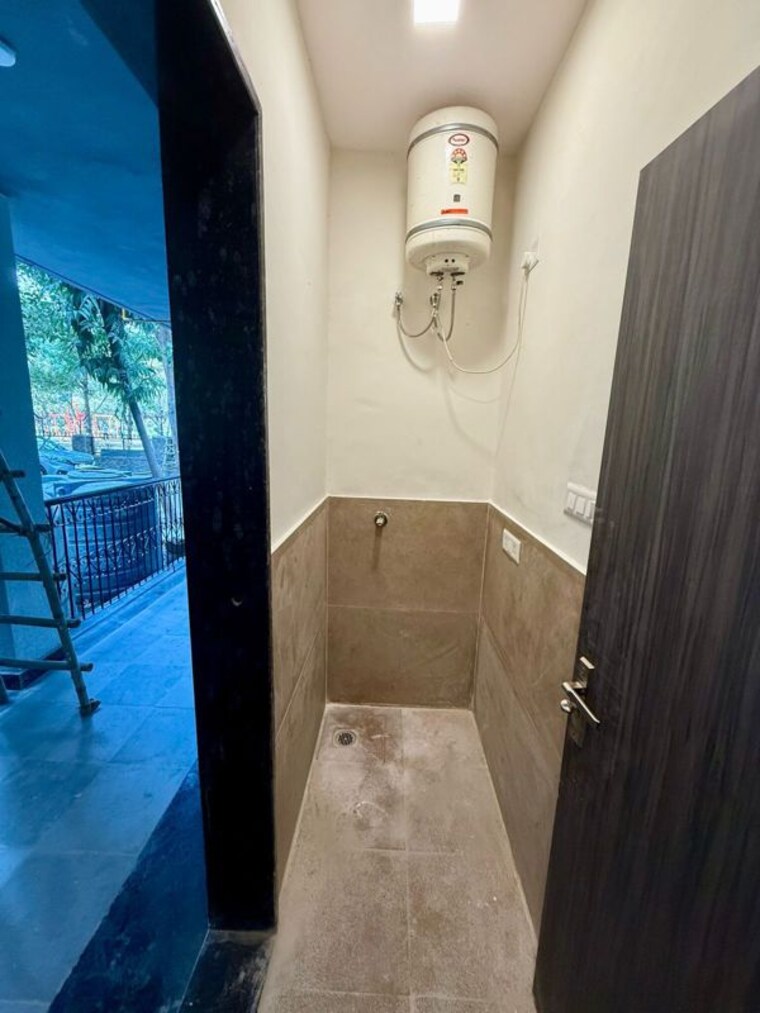 Bathroom, sector 13 dwarka 3 Bedroom 1500 Sq.Ft. Apartment In Sector 13 Dwarka Delhi 10110856