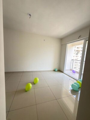 2 BHK Apartment For Rent in Godrej Emerald, Ghodbunder Road