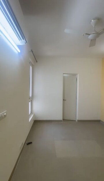 Room in 3 BHK Apartment at Emaar Emerald Estate, Sector 65 – for Rent