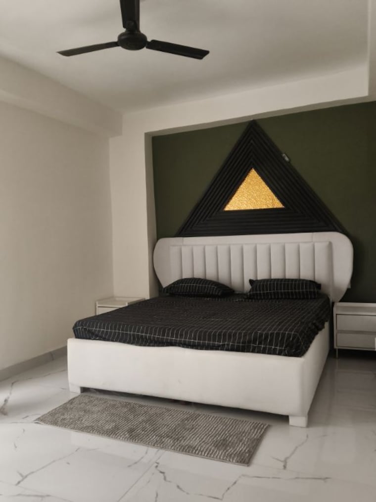 Bedroom, sector 73 2 Bedroom 1050 Sq.Ft. Builder Floor In Sector 73 Noida 10110952