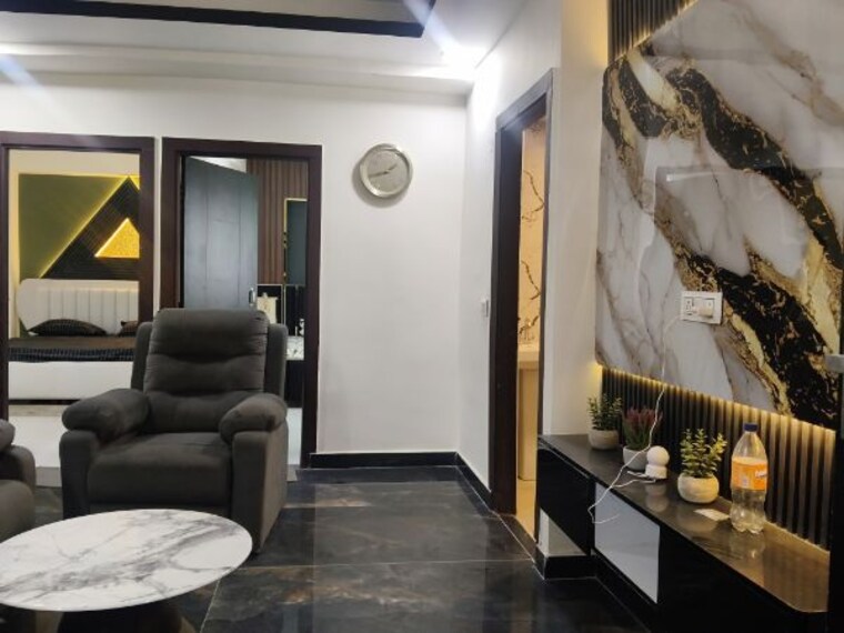 Living Room, sector 73 2 Bedroom 1050 Sq.Ft. Builder Floor In Sector 73 Noida 10110952