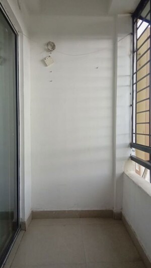 Room in 2 BHK Apartment at Eden Tolly Signature Phase II, Tollygunge – for Rent