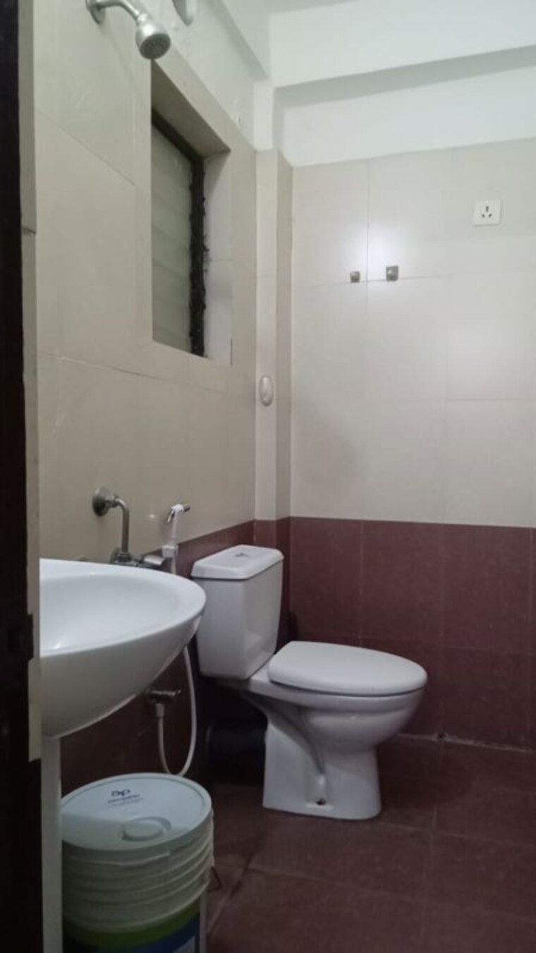Bathroom, eden-tolly-signature-phase-ii 2 Bedroom 934 Sq.Ft. Apartment In Tollygunge Kolkata 10110945
