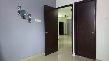 Room in 2 BHK Apartment at Eden Tolly Signature Phase II, Tollygunge – for Rent
