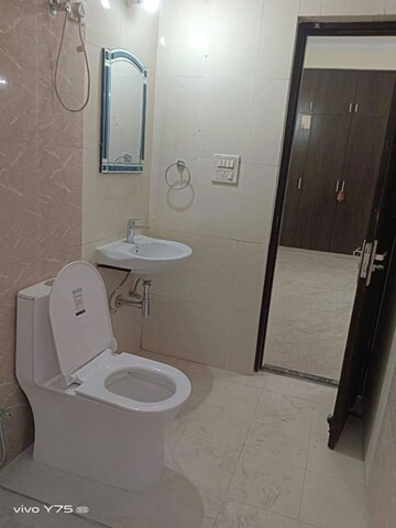 Bathroom in 3 BHK Builder Floor at SS Mayfield Gardens, Sector 51 – for Rent