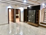 5 BHK + Pooja Room,Servant Room 362 Sq.Yd. Builder Floor in Parklands