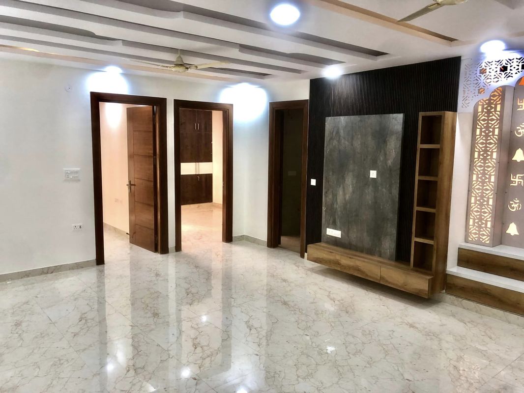 5 BHK + Pooja Room,Servant Room Builder Floor For Sale in Parklands