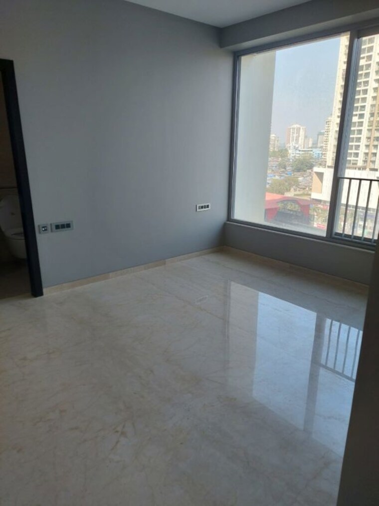 Attached Bathroom, oberoi-sky-city 4 Bedroom 1350 Sq.Ft. Apartment In Borivali East Mumbai 10110988