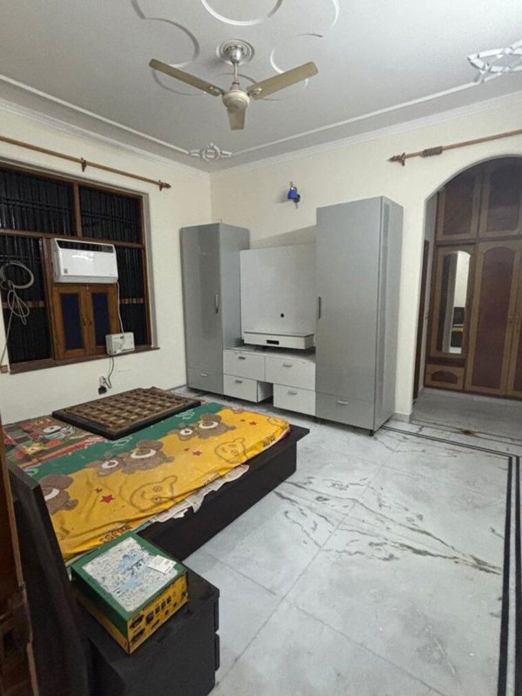Bedroom, sector 28 5 Bedroom 350 Sq.Yd. Independent House In Sector 28 Faridabad 10111022