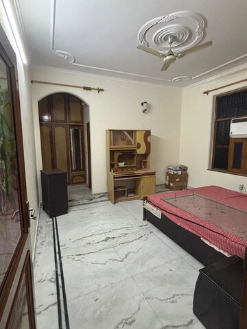 Bedroom in 5 BHK Independent House at Sector 28 – for Rent