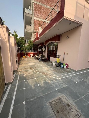 Balcony in 5 BHK Independent House at Sector 28 – for Rent
