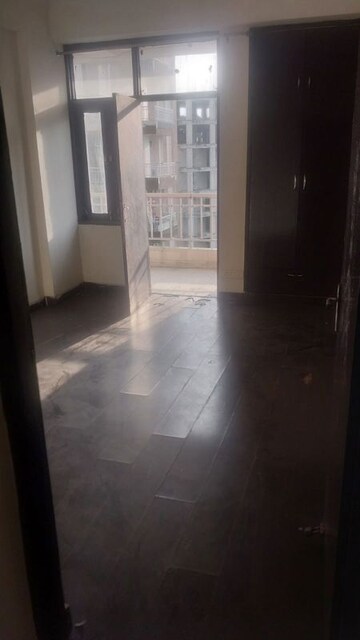 Room in 2.5 BHK Apartment at Techman Moti Residency, Raj Nagar Extension – for Sale
