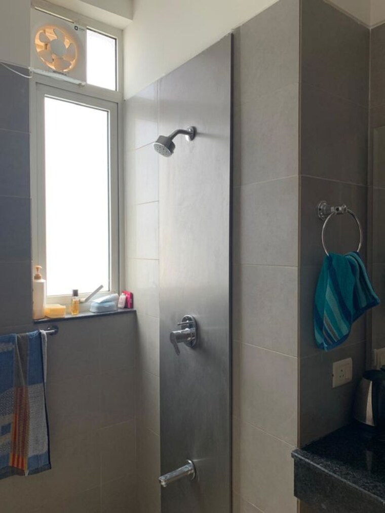 Bathroom, ireo-skyon 3 Bedroom 2045 Sq.Ft. Apartment In Sector 60 Gurgaon 10111038