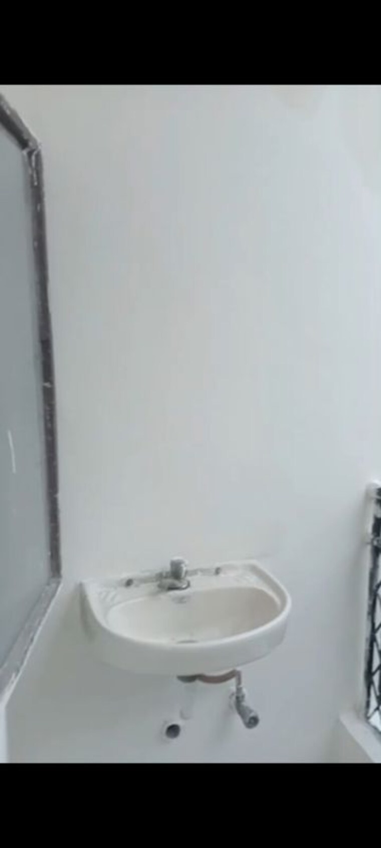 Bathroom, savitri nagar 2 Bedroom 1000 Sq.Ft. Builder Floor In Savitri Nagar Delhi 10111063