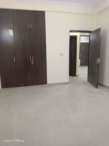 Room in 3 BHK Builder Floor at South City 2 – for Rent