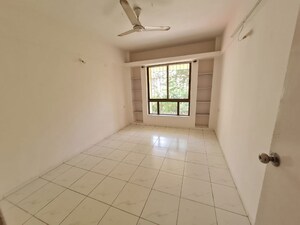 Room in 2 BHK Apartment at Lunkad Goldcoast, Viman Nagar – for Rent