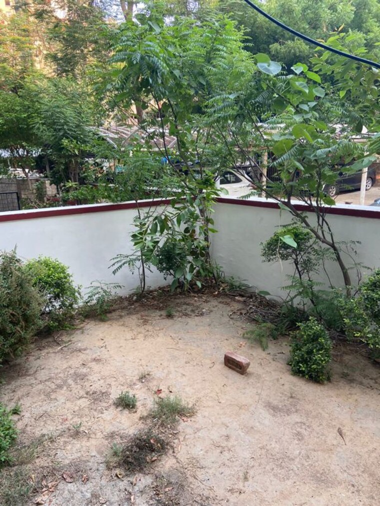 Balcony, south city 2 3 Bedroom 255 Sq.Yd. Builder Floor In South City 2 Gurgaon 10111101