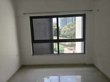 Room in 2 BHK Apartment at Kalpataru Immensa D, Kolshet Road – for Rent