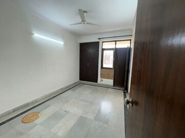 Room in 3 BHK Apartment at Dwarka – for Rent