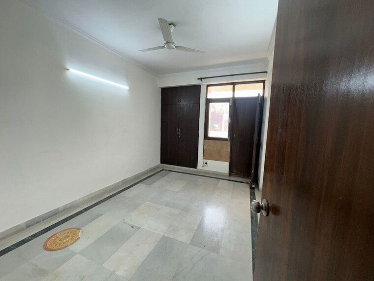 Room, dwarka 3 Bedroom 1500 Sq.Ft. Apartment In Dwarka Delhi 10111408