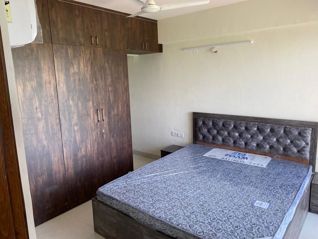 1.5 BHK Apartment For Sale in Taruchaya Residency