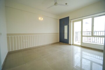 Room in 2 BHK Apartment at Panchsheel Greens II, Sector 16 Greater Noida – for Sale