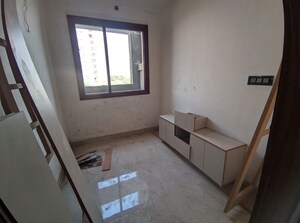 Room in 4 BHK Apartment at Green Fields Colony – for Sale