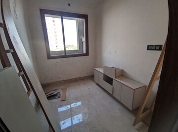 Room in 4 BHK Apartment at Green Fields Colony – for Sale