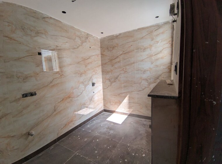 Bathroom, green fields colony 4 Bedroom 4050 Sq.Ft. Apartment In Green Fields Colony Faridabad 10098867