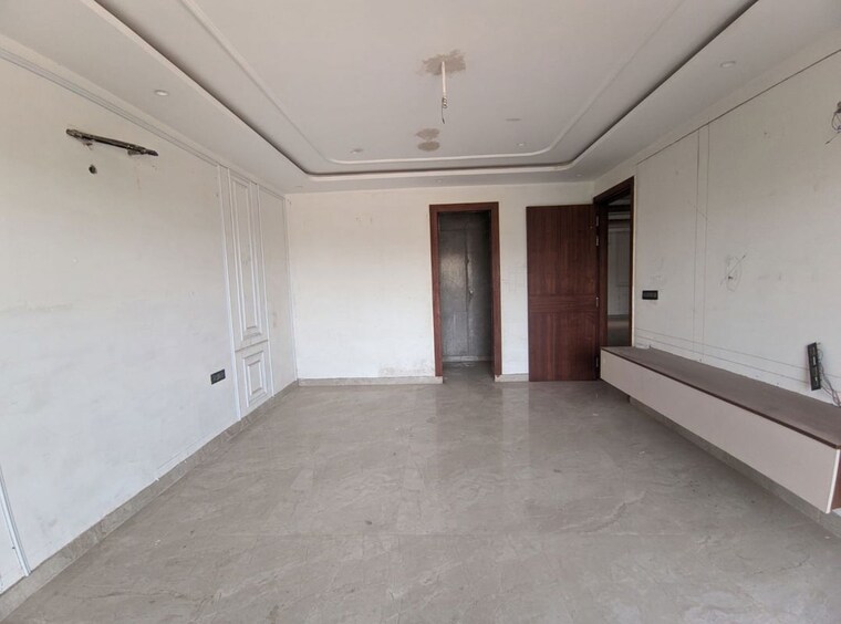 Room, green fields colony 4 Bedroom 4050 Sq.Ft. Apartment In Green Fields Colony Faridabad 10098867