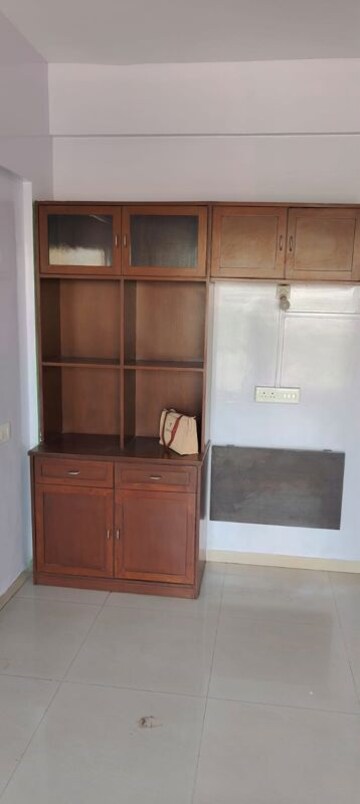 Furnished Amenities in 2.5 BHK Apartment at Vrindavan Elegance, Wakad – for Rent