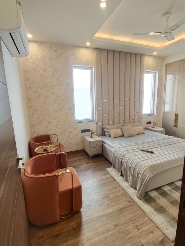Bedroom, nirvana country 2 3.5 Bedroom 1700 Sq.Ft. Builder Floor In Nirvana Country 2 Gurgaon 10111546