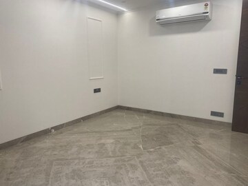 Room in 3 BHK Apartment at Green Park – for Sale