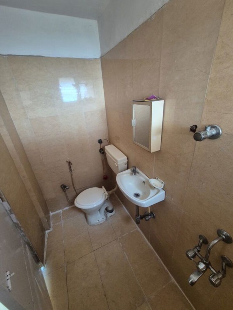Bathroom, kharghar 2 Bedroom 600 Sq.Ft. Apartment In Kharghar Navi Mumbai 10111575