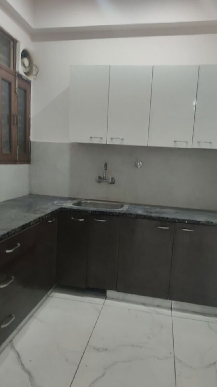 Kitchen, palam vihar 2 Bedroom 450 Sq.Yd. Builder Floor In Palam Vihar Gurgaon 10111587