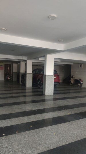 Parking in 2 BHK Builder Floor at Palam Vihar – for Rent