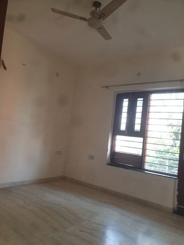 Room, sector 16 2 Bedroom 1250 Sq.Ft. Independent House In Sector 16 Faridabad 10111617
